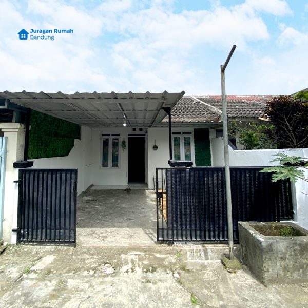 Rumah Di Daerah Cipamokolan