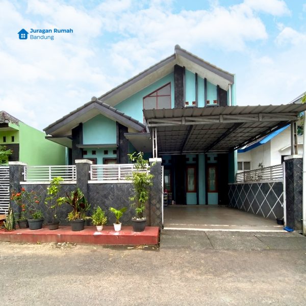 Rumah di daerah Cipamokolan