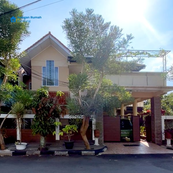 Rumah di daerah Ariagraha Regency